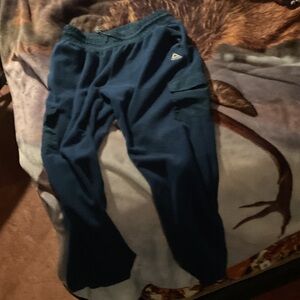 Reebok pants large 2 pockets on both legs